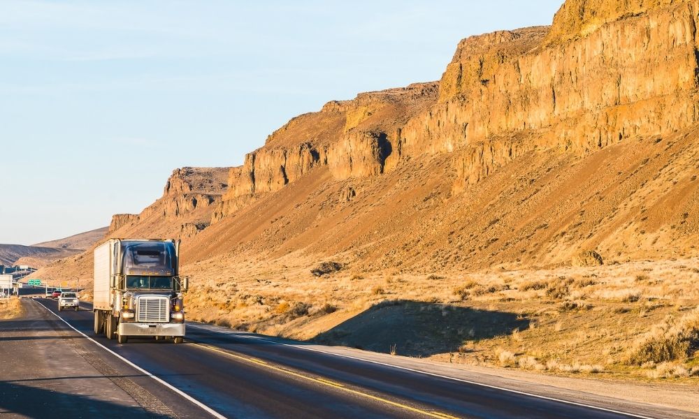 Tips for Truck Driving in Areas With Hot Weather